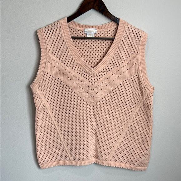 Starling Reine Sweaters - Starling Reine Peach V-Neck Crochet Sweater Vest Size M